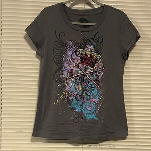 Fame and Fortune Women's Crown and Wings Graphic Tee - Gray & multi-color